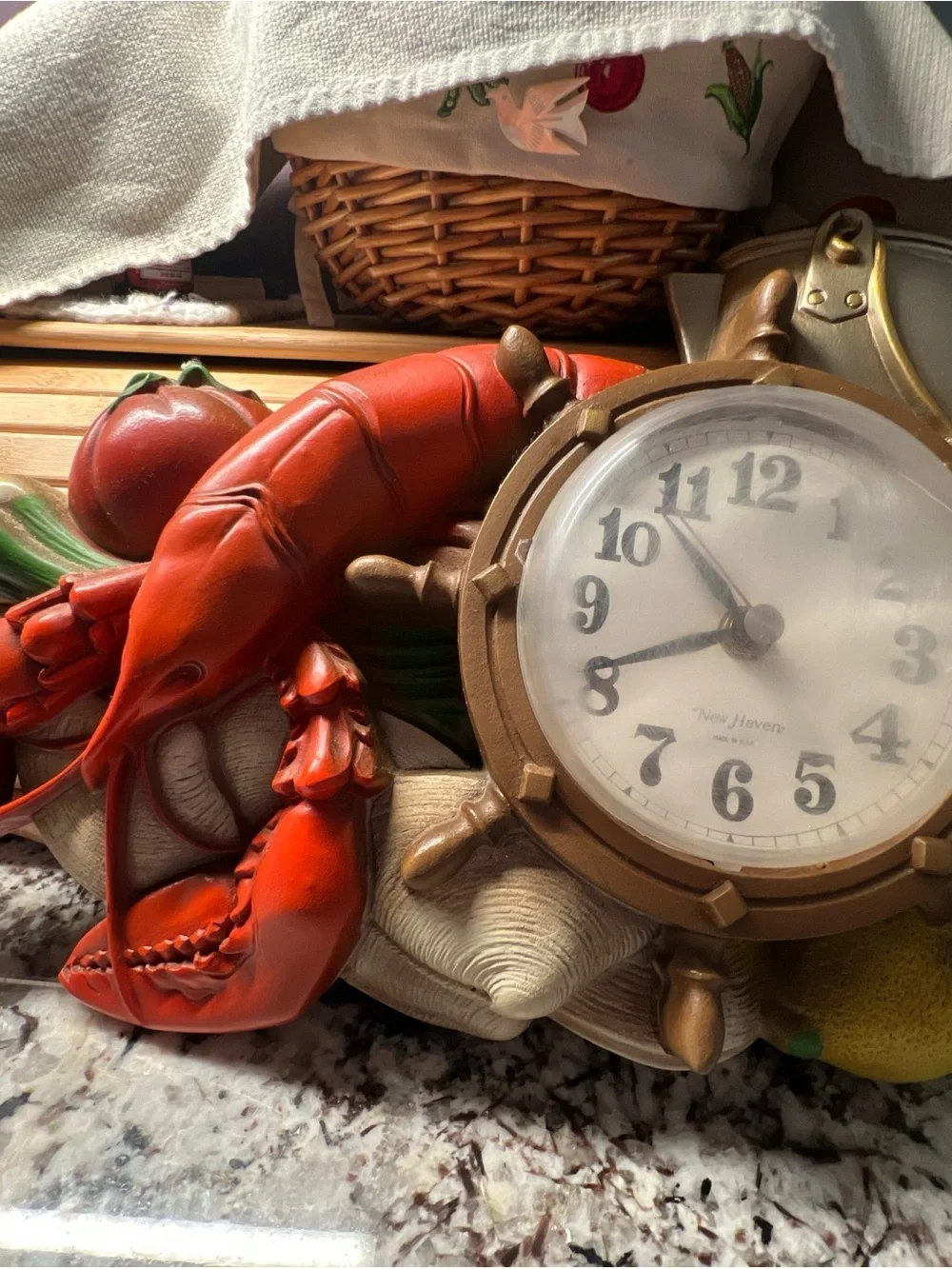 Lobster clam bake Nautical Wall Clock kitchen decor 1970’s works